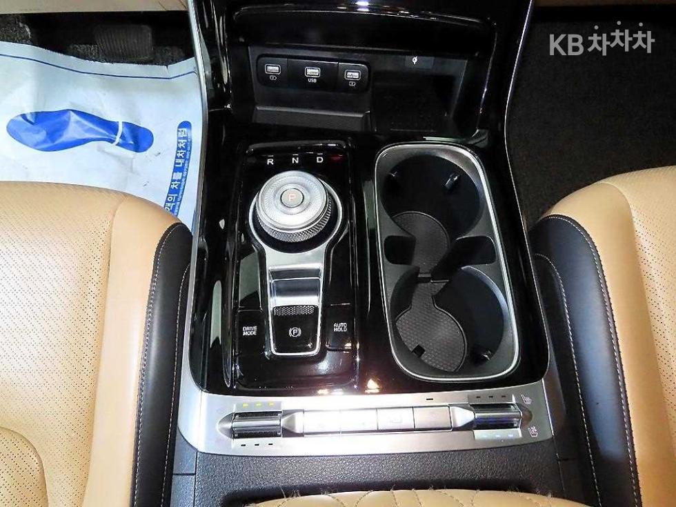 Kia Carnival — miniaturë 12