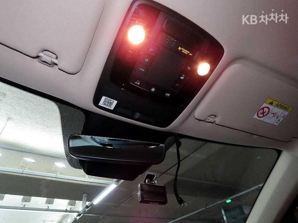 Kia Carnival — miniaturë 15
