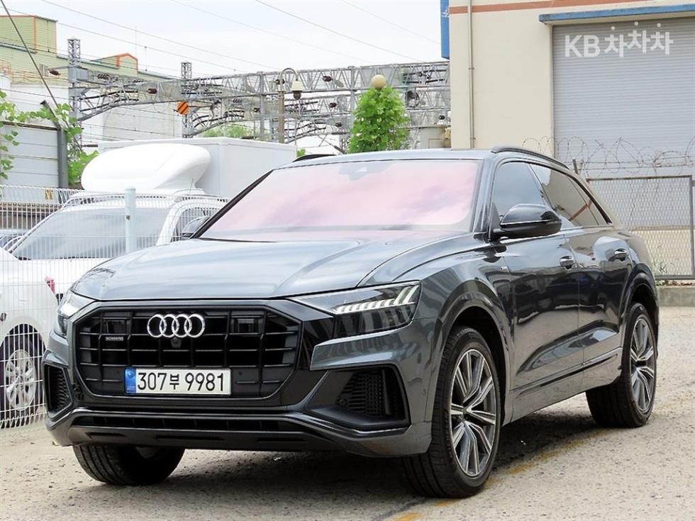 Audi Q8 — miniaturë 2