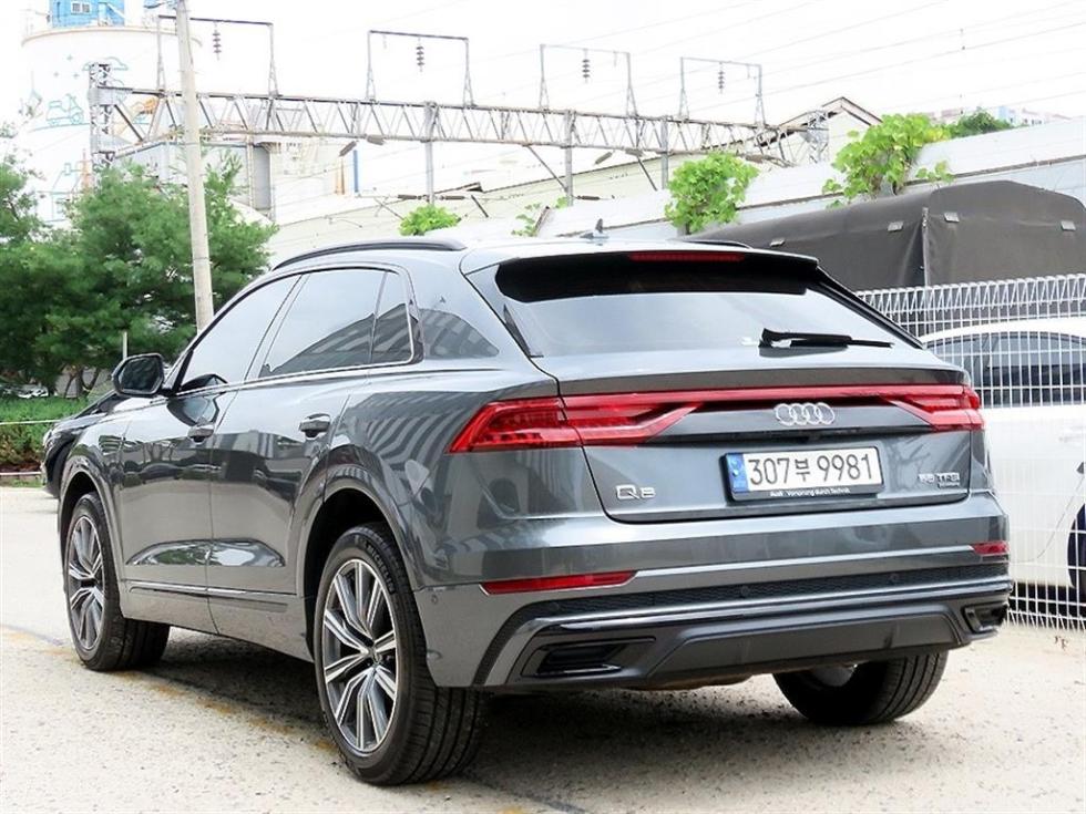Audi Q8 — miniaturë 3