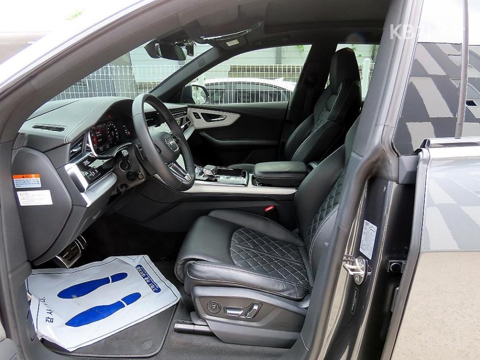 Audi Q8 — miniaturë 5