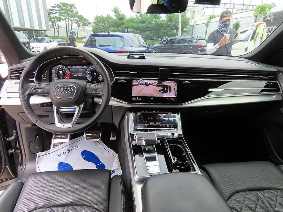 Audi Q8 — miniaturë 7
