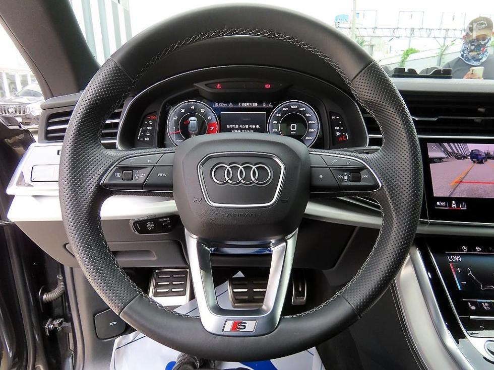 Audi Q8 — miniaturë 8
