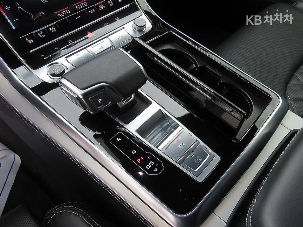 Audi Q8 — miniaturë 11