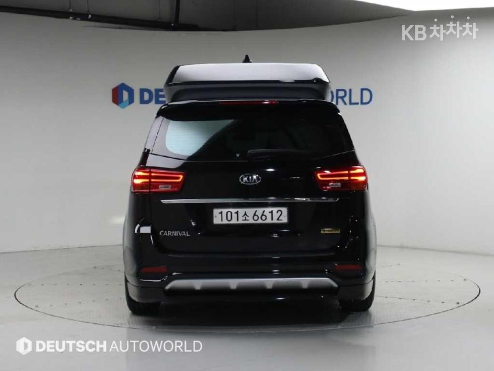 Kia Carnival — miniaturë 4