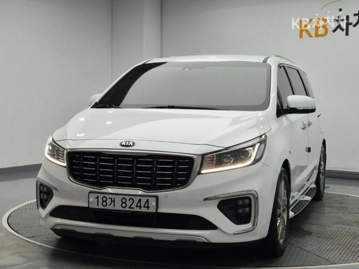 Kia Carnival 9-Seater Noblesse Special — foto 1