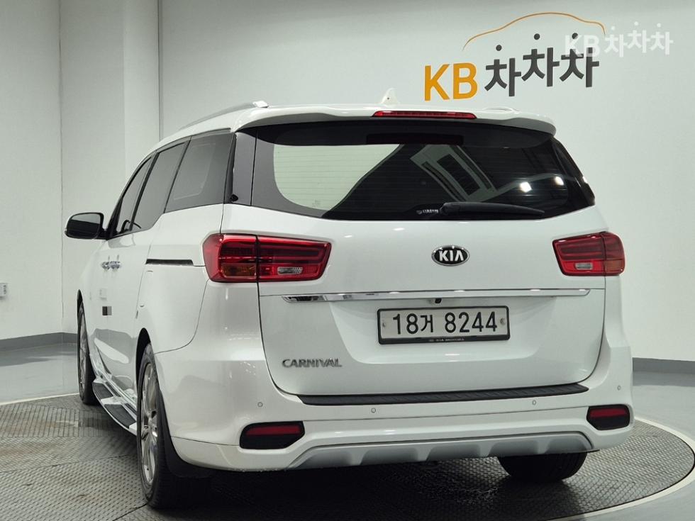 Kia Carnival — miniaturë 2