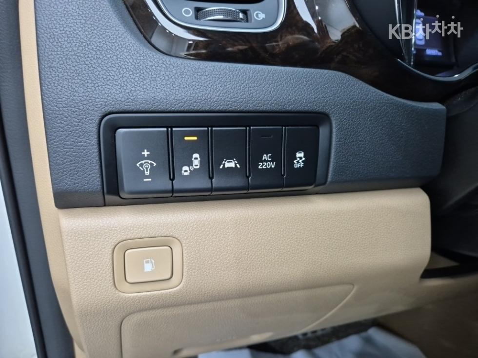 Kia Carnival — miniaturë 17