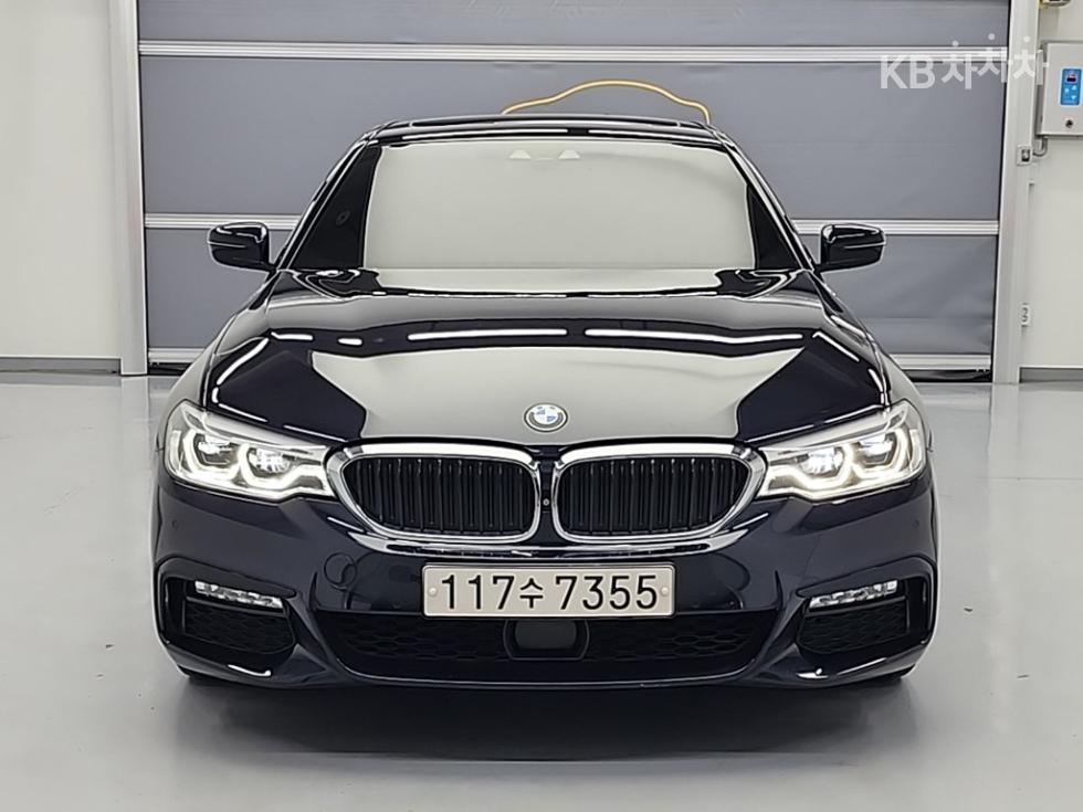 2017 BMW BMW 5 (G30) photo