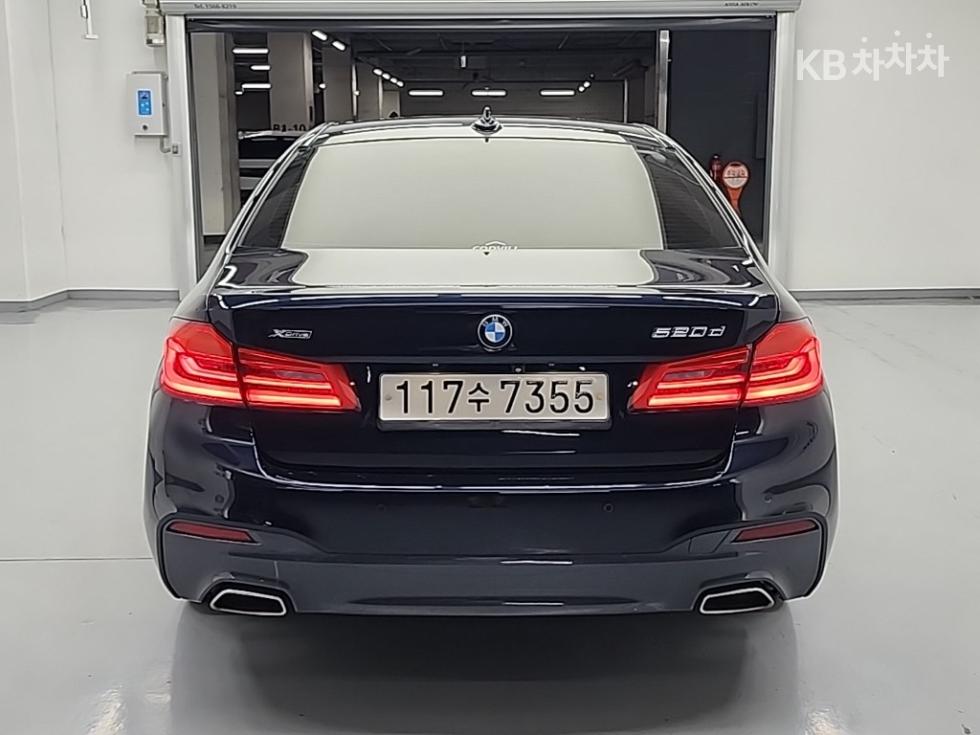 2017 BMW BMW 5 (G30) photo