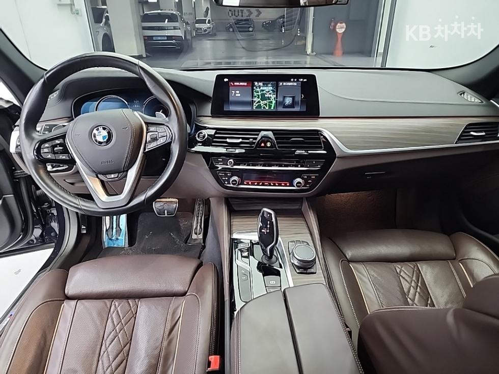 2017 BMW BMW 5 (G30) photo