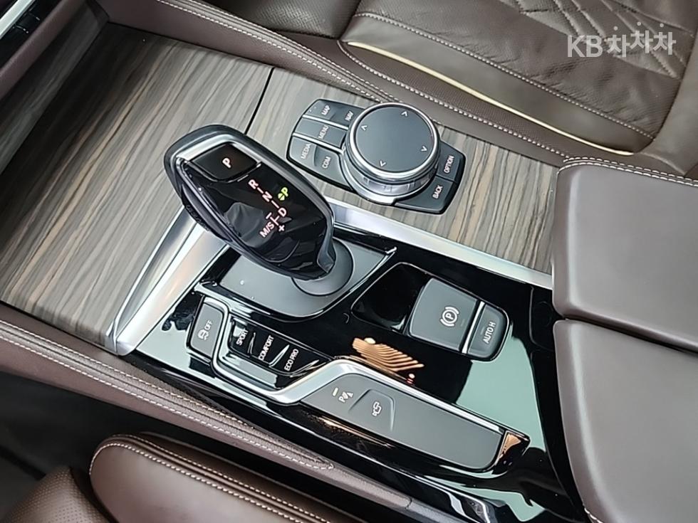 2017 BMW BMW 5 (G30) photo