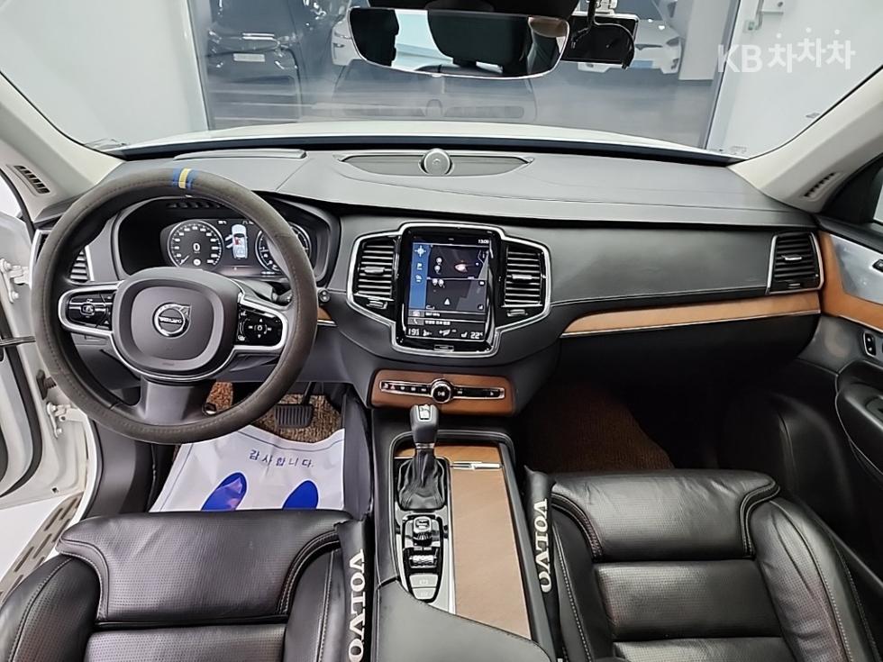 2017 Volvo XC90 photo