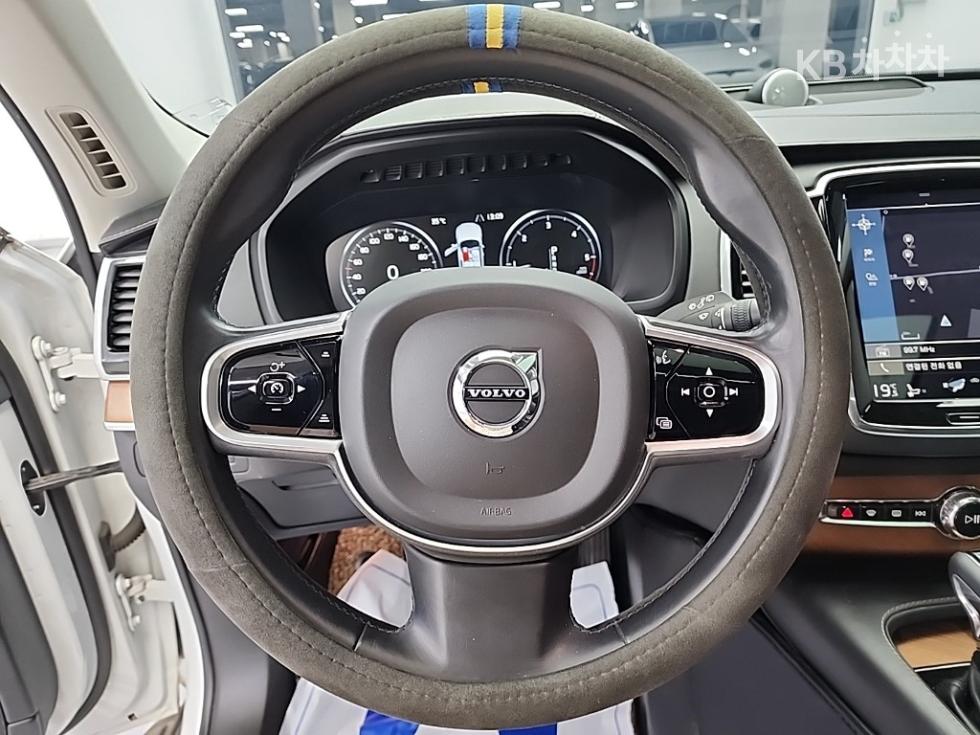 2017 Volvo XC90 photo