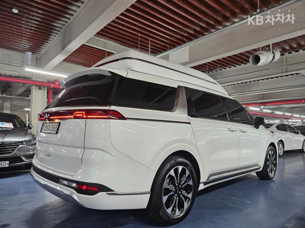 Kia Carnival — miniaturë 4