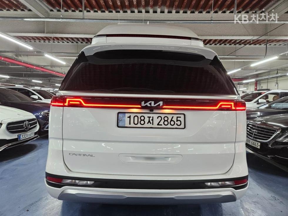 Kia Carnival — miniaturë 5
