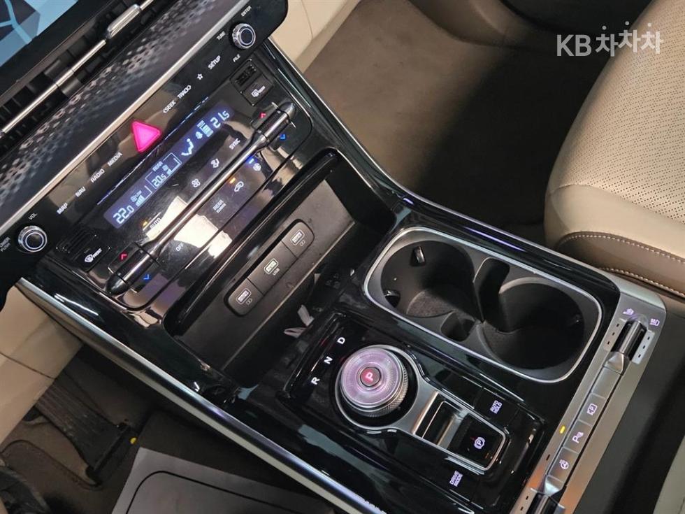 Kia Carnival — miniaturë 11