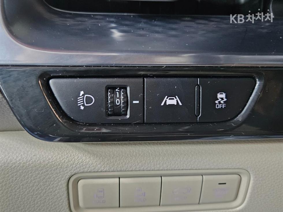 Kia Carnival — miniaturë 13