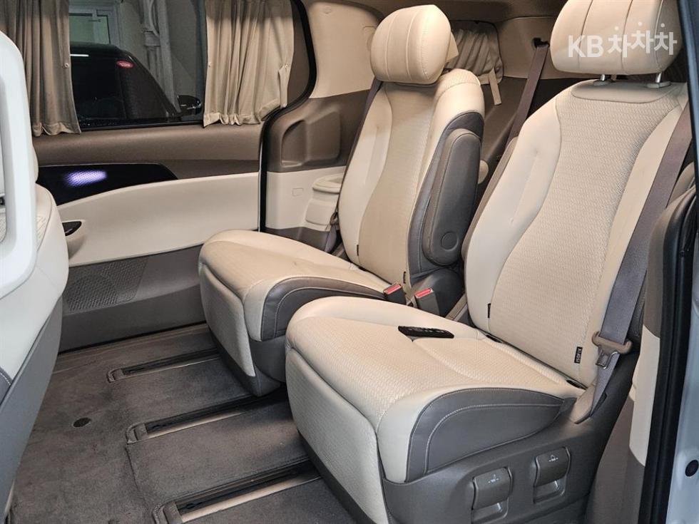 Kia Carnival — miniaturë 16