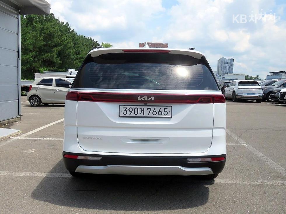 Kia Carnival — miniaturë 3