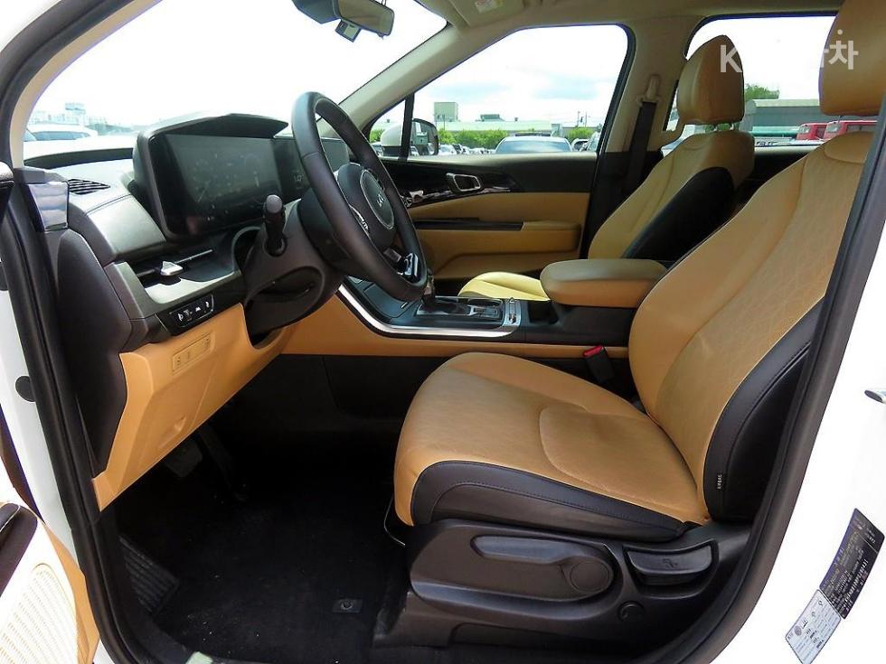 Kia Carnival — miniaturë 6