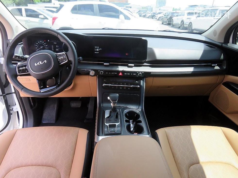 Kia Carnival — miniaturë 8