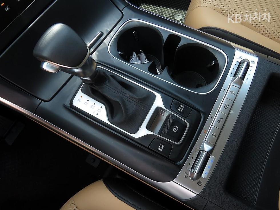 Kia Carnival — miniaturë 14