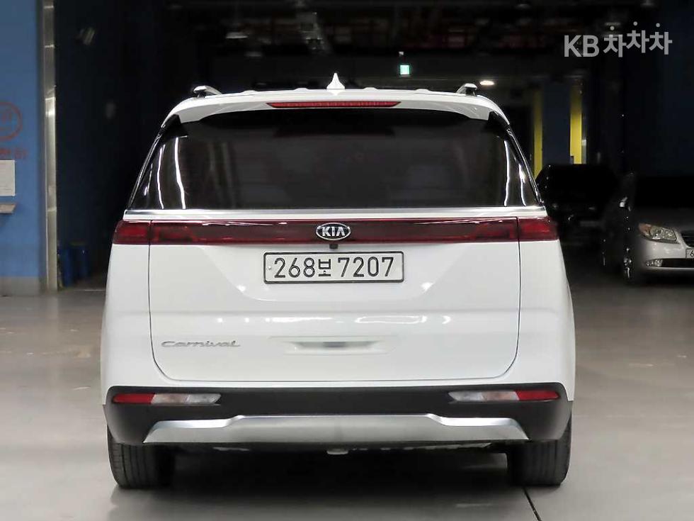 Kia Carnival — miniaturë 3