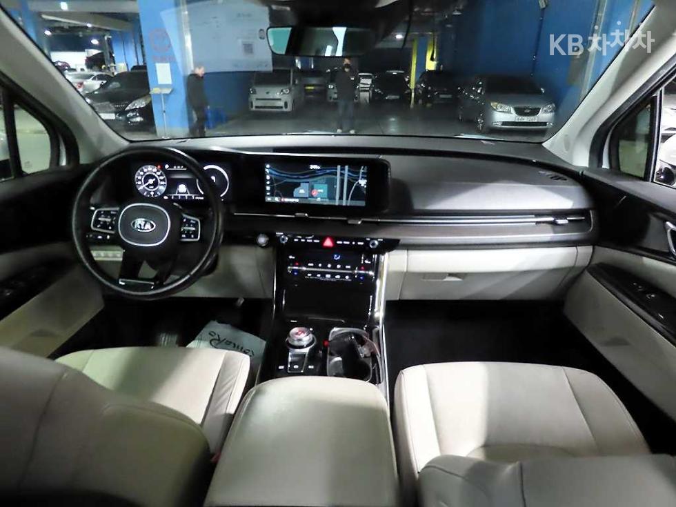 Kia Carnival — miniaturë 5