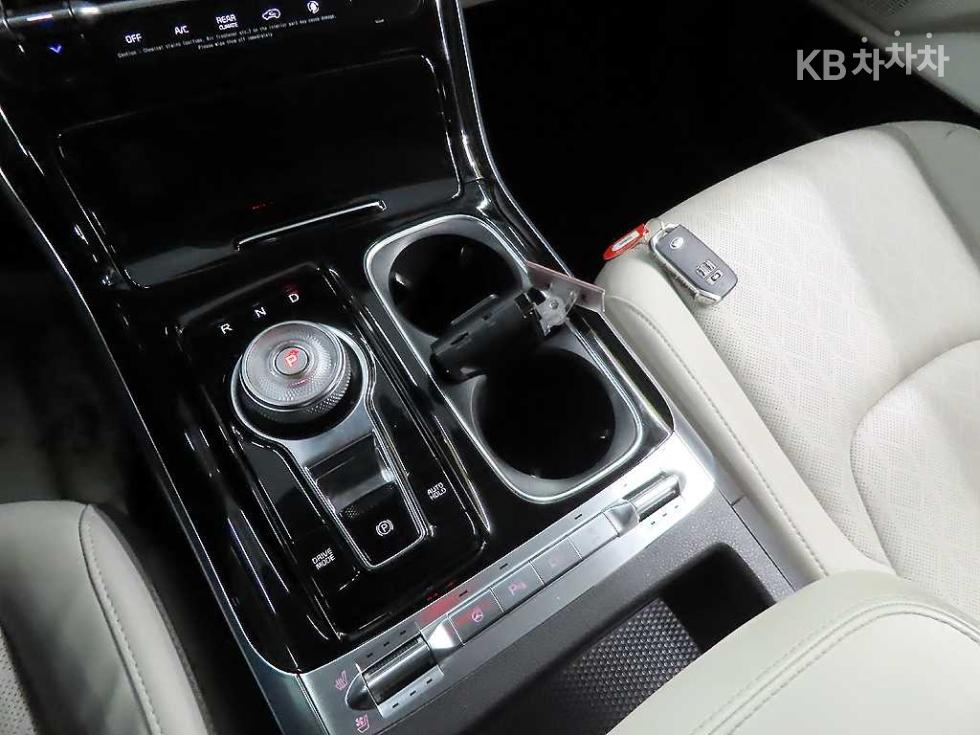 Kia Carnival — miniaturë 12