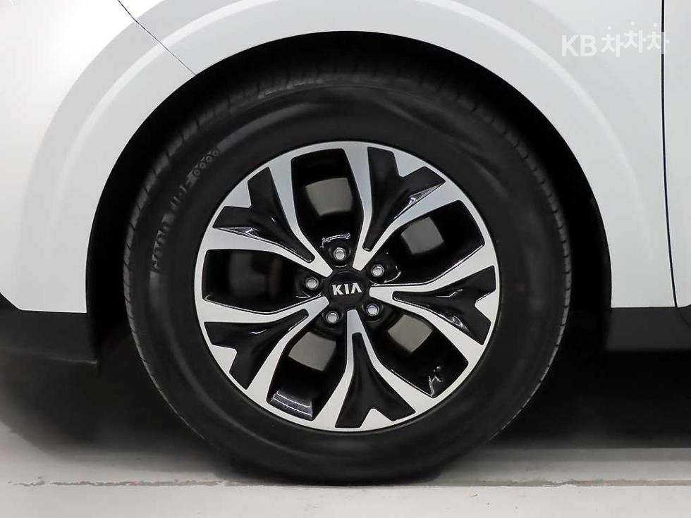 Kia Carnival — miniaturë 20