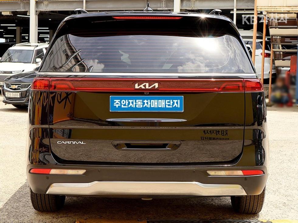 Kia Carnival — miniaturë 3