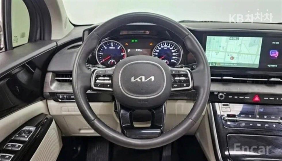 Kia Carnival — miniaturë 3