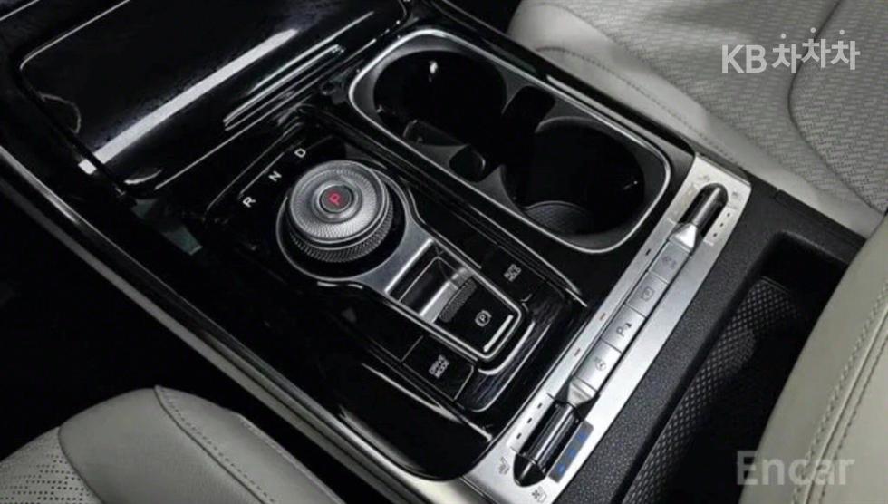 Kia Carnival — miniaturë 6