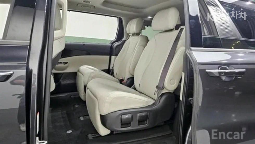 Kia Carnival — miniaturë 10