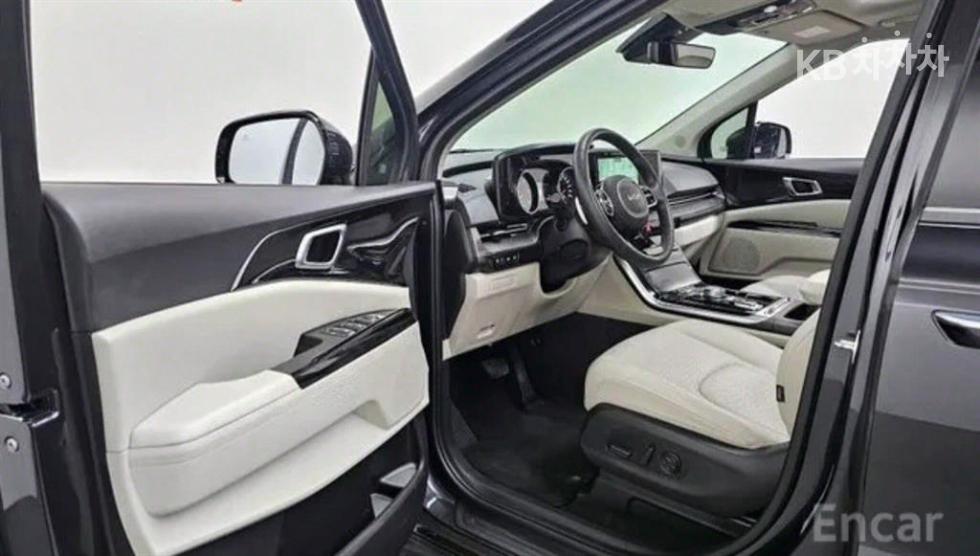 Kia Carnival — miniaturë 18