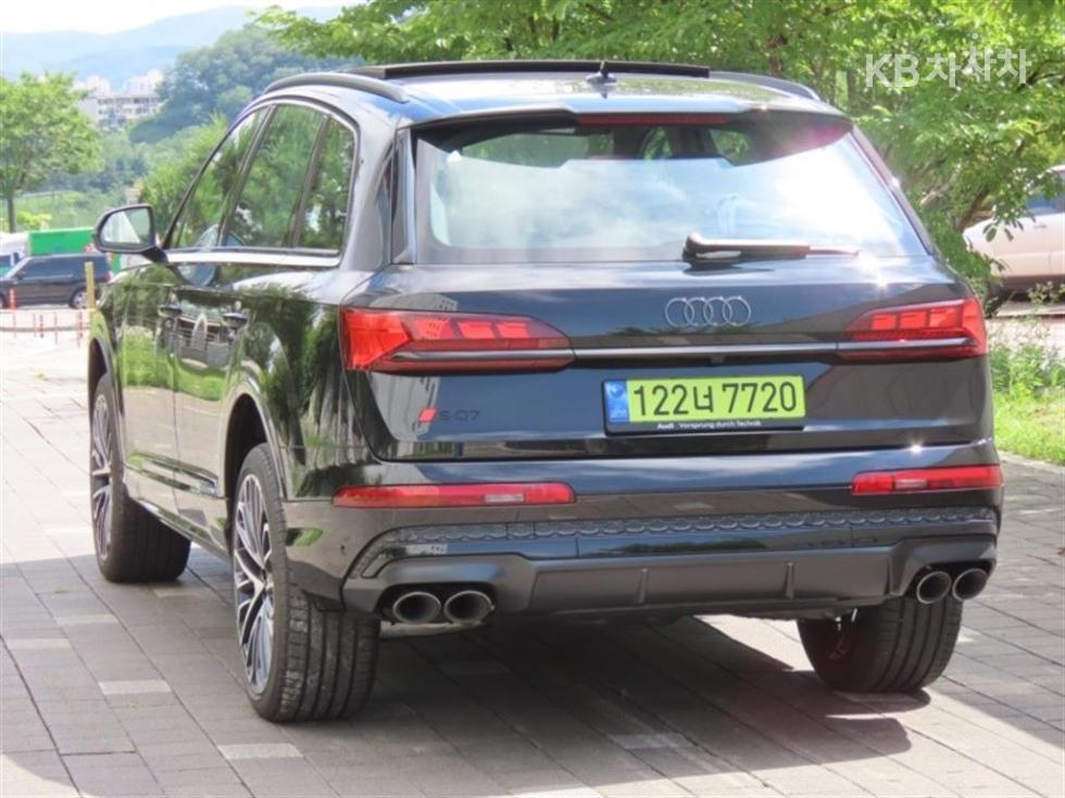 Audi SQ7 — miniaturë 4
