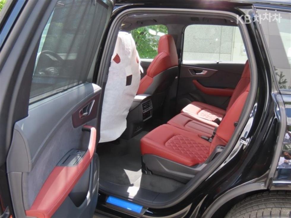 Audi SQ7 — miniaturë 13