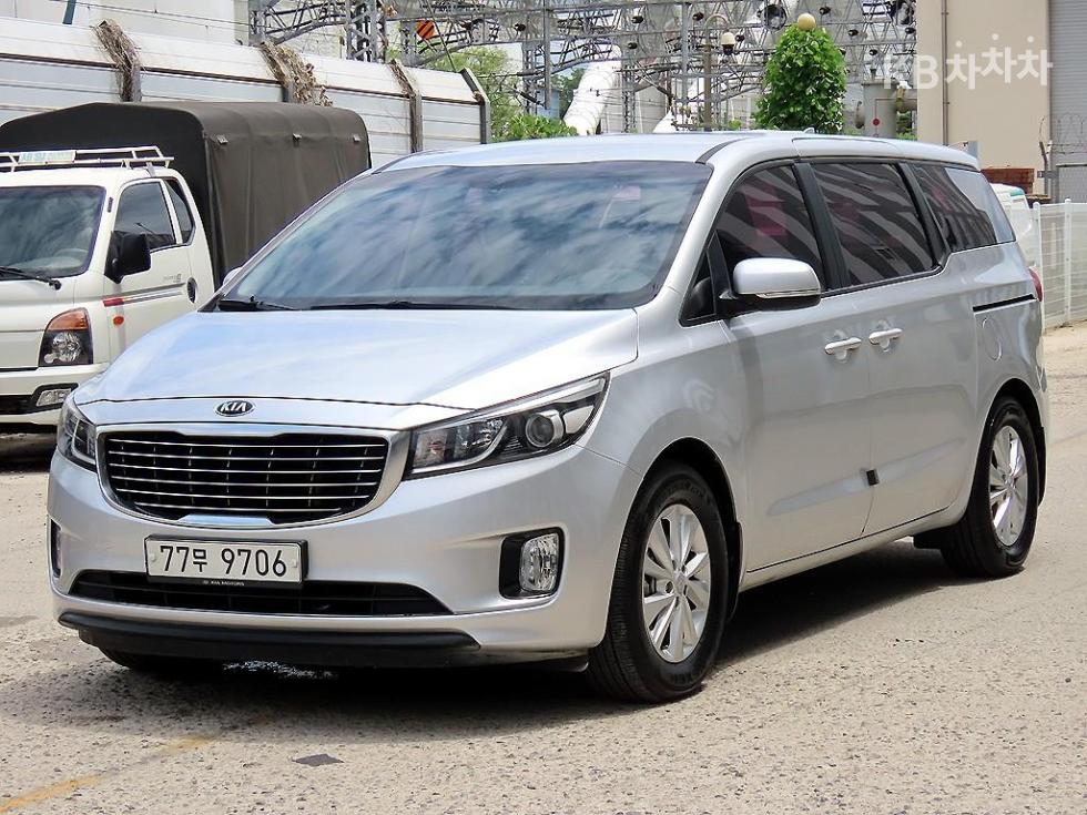 Kia Carnival — miniaturë 2