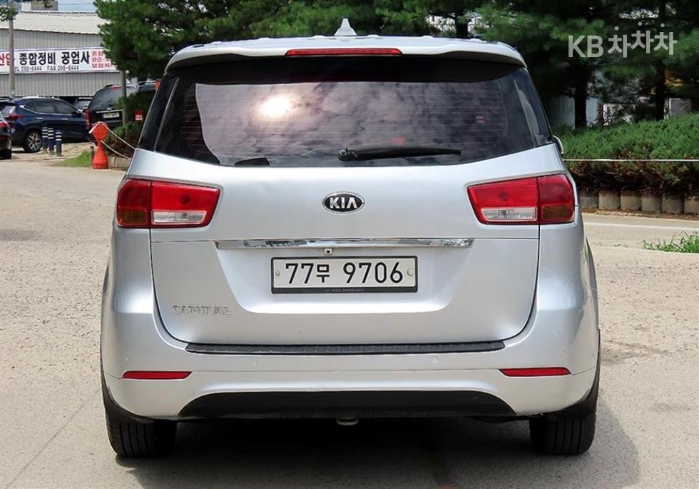 Kia Carnival — miniaturë 4