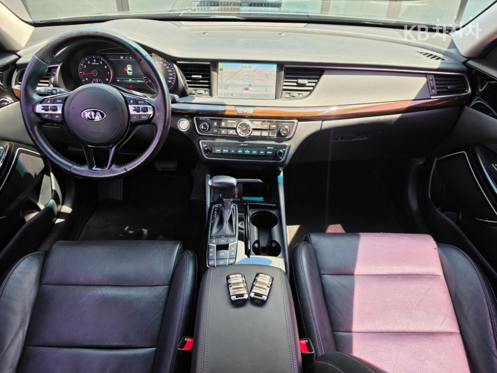 Kia K7 — miniaturë 7