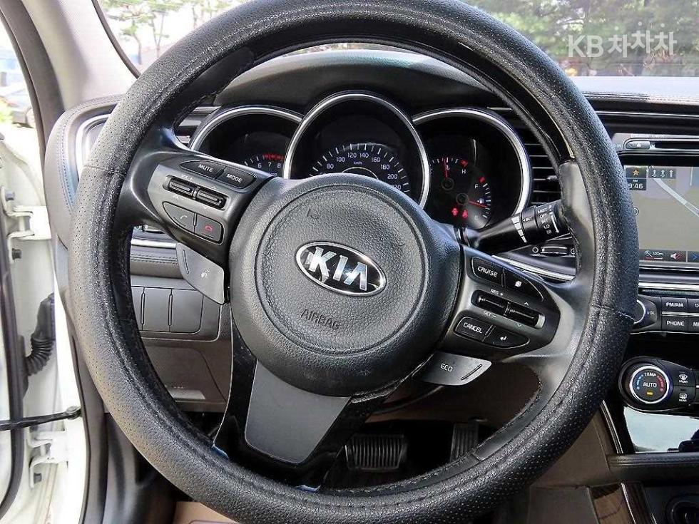 Kia K5 — miniaturë 8
