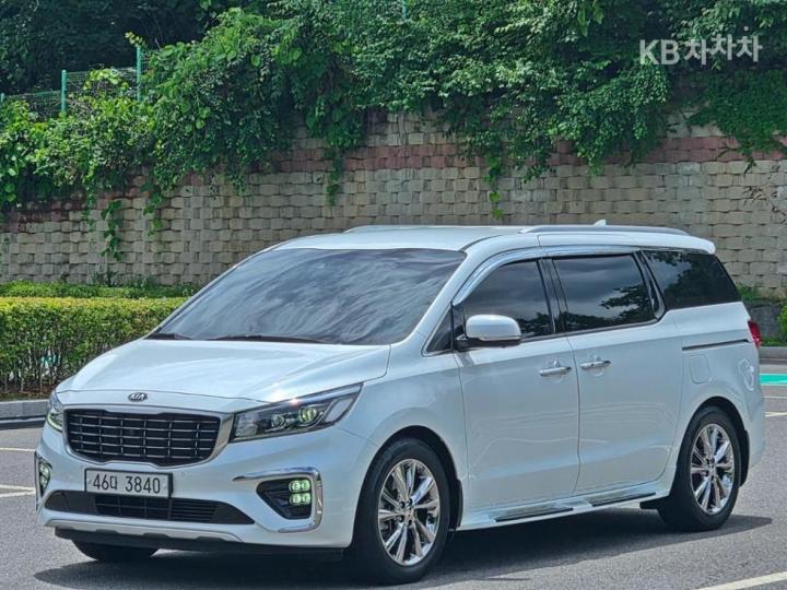 Kia Carnival 7인승 3.3 가솔린 리무진 — foto 1