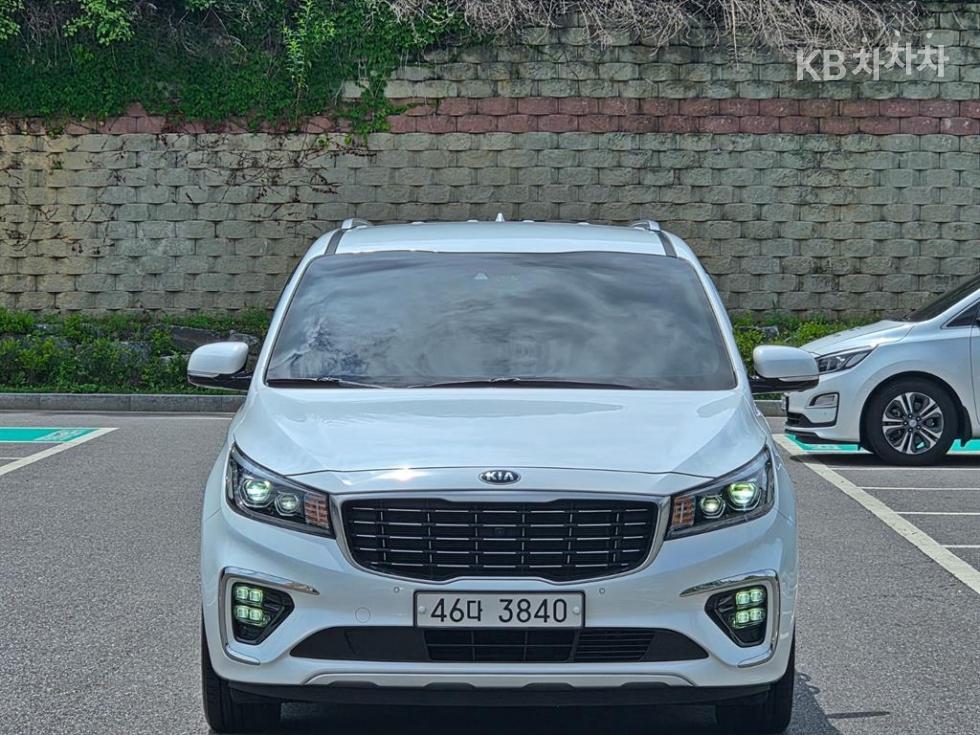 Kia Carnival — miniaturë 2
