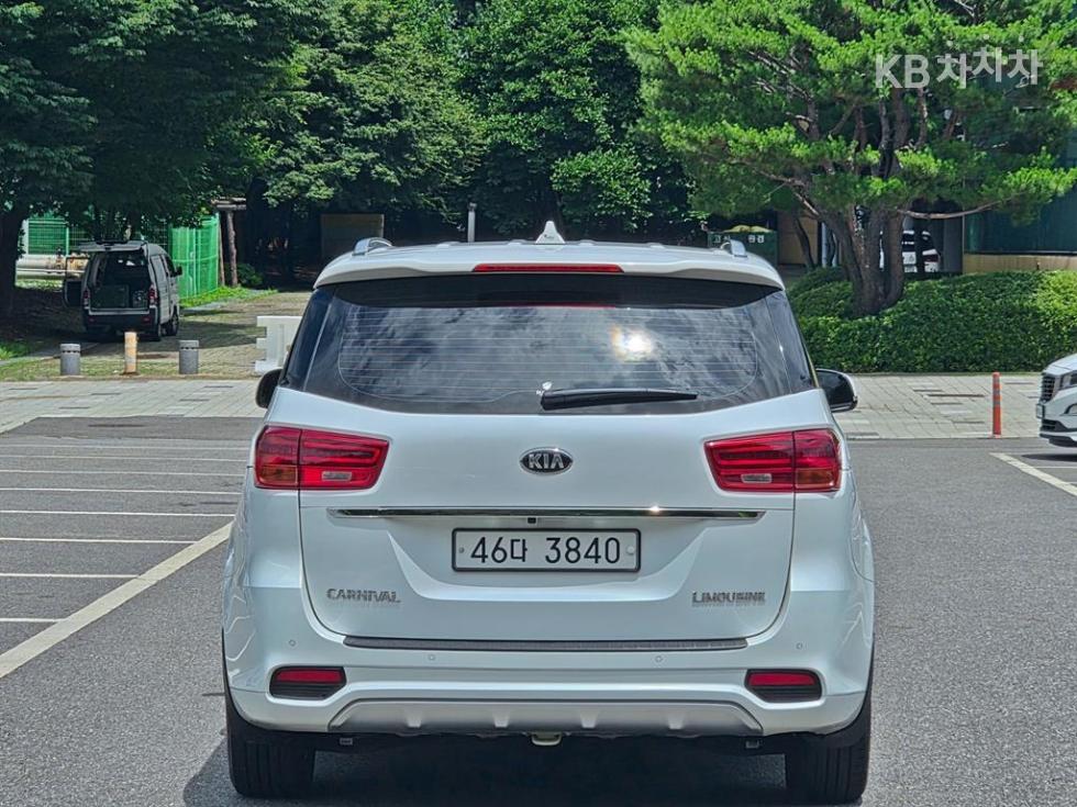 Kia Carnival — miniaturë 5
