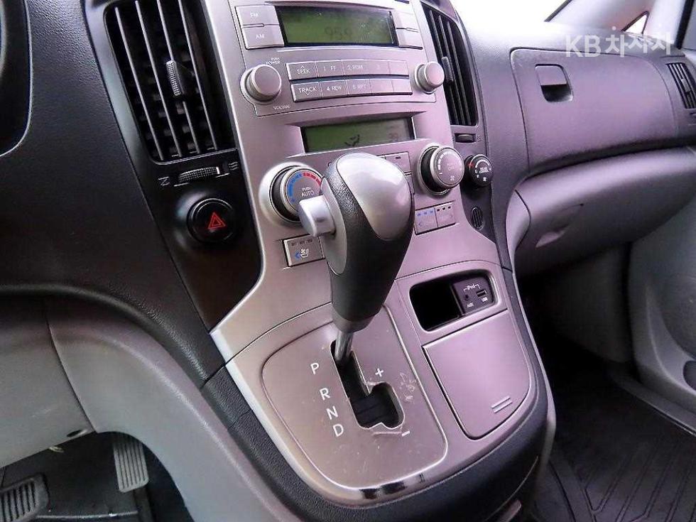 Hyundai Starex — miniaturë 12