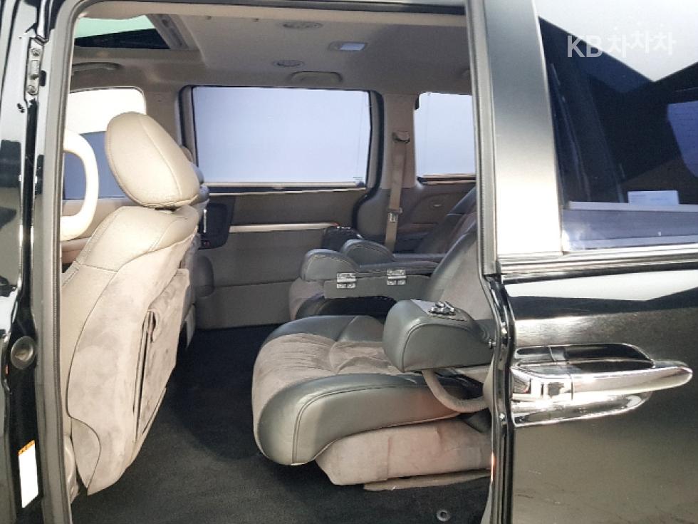 Kia Carnival — miniaturë 9