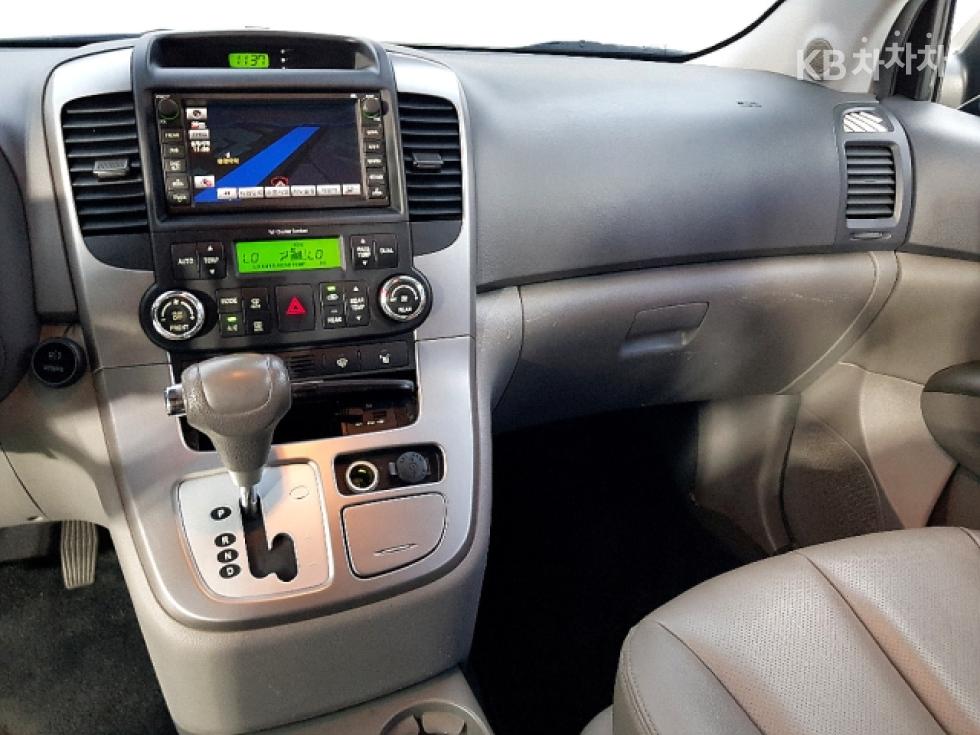 Kia Carnival — miniaturë 10