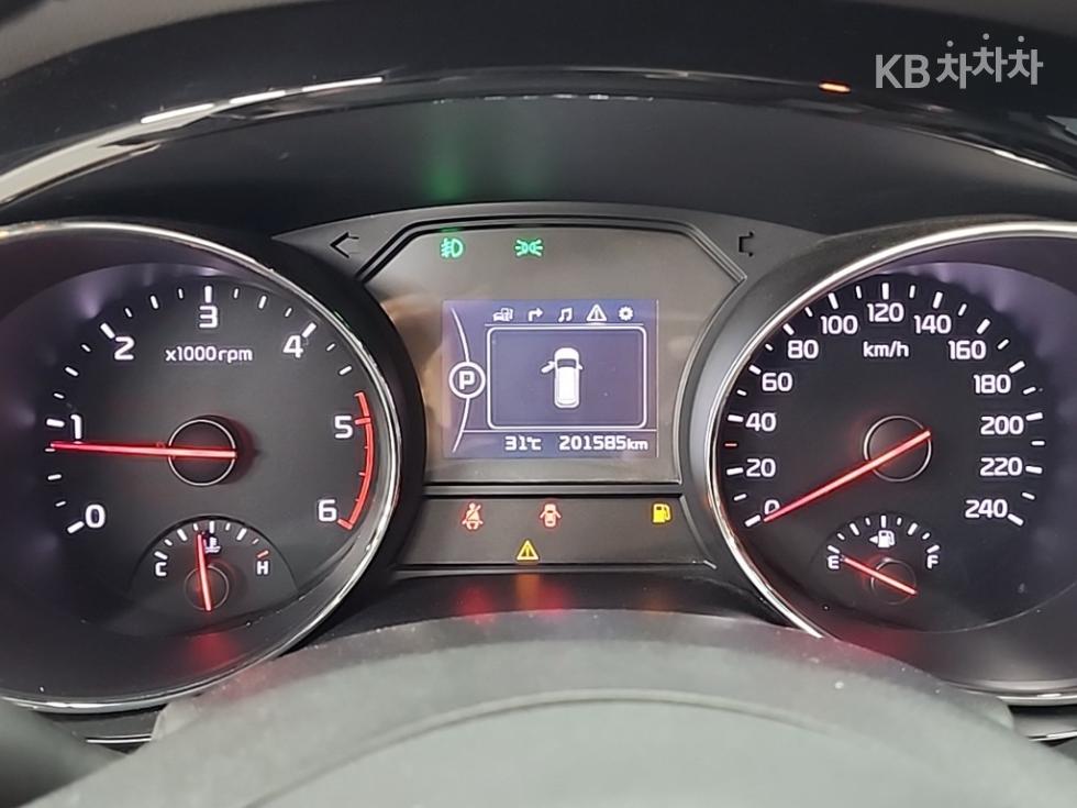 Kia Carnival — miniaturë 6