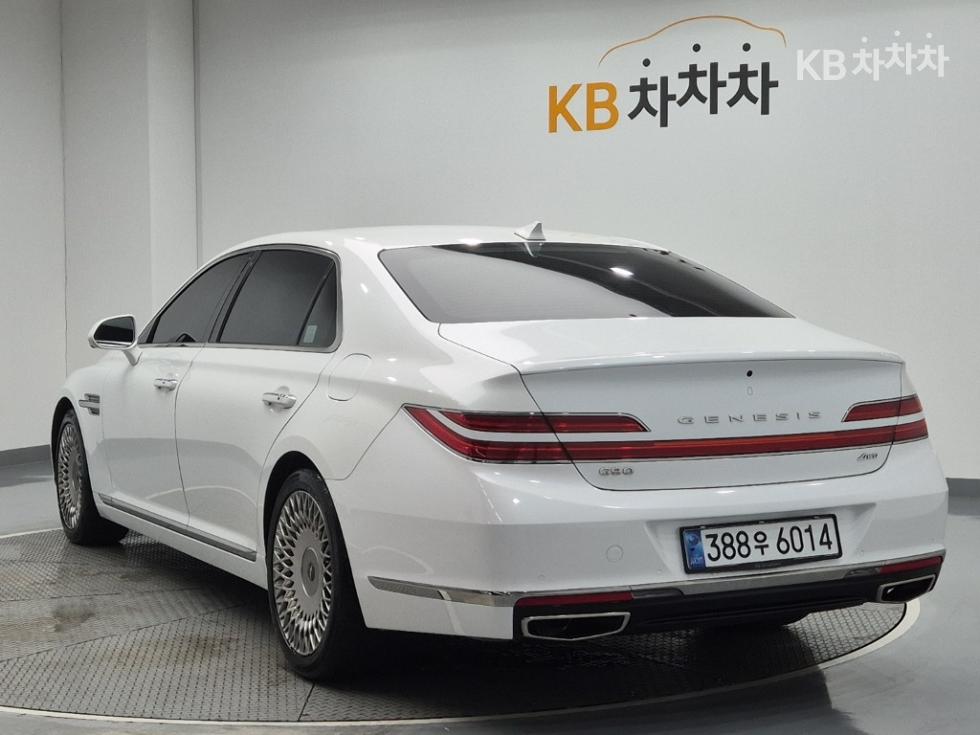 Genesis G90 — miniaturë 2